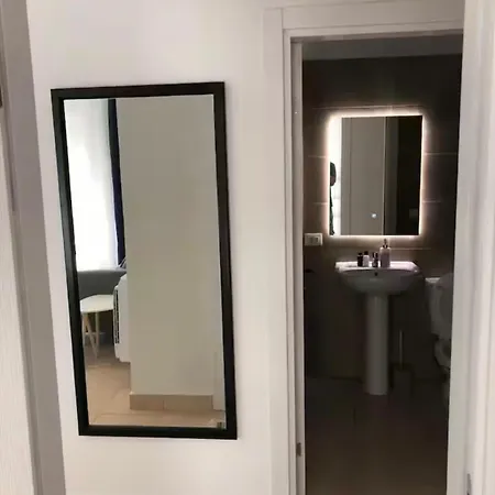 Appartement 5 Maj, Tirana