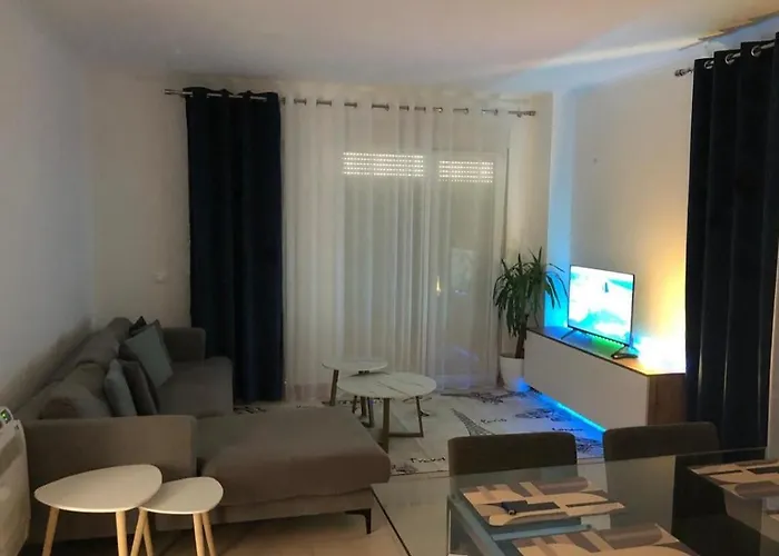 5 Maj, Appartement Tirana