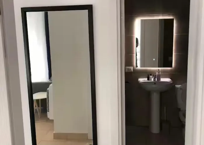 Appartement 5 Maj, Tirana