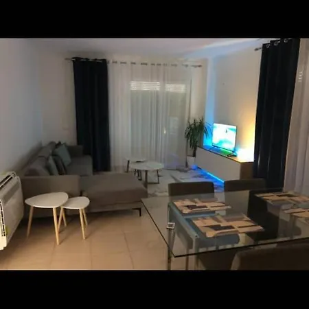 Apartmán 5 Maj, Tirana