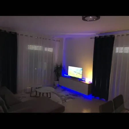 Apartmán 5 Maj, Tirana